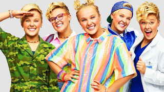 JoJo Siwa Catches Up on the Regular Teenager Stuff She Missed in ‘JoJo Goes’ Trailer (Video)
