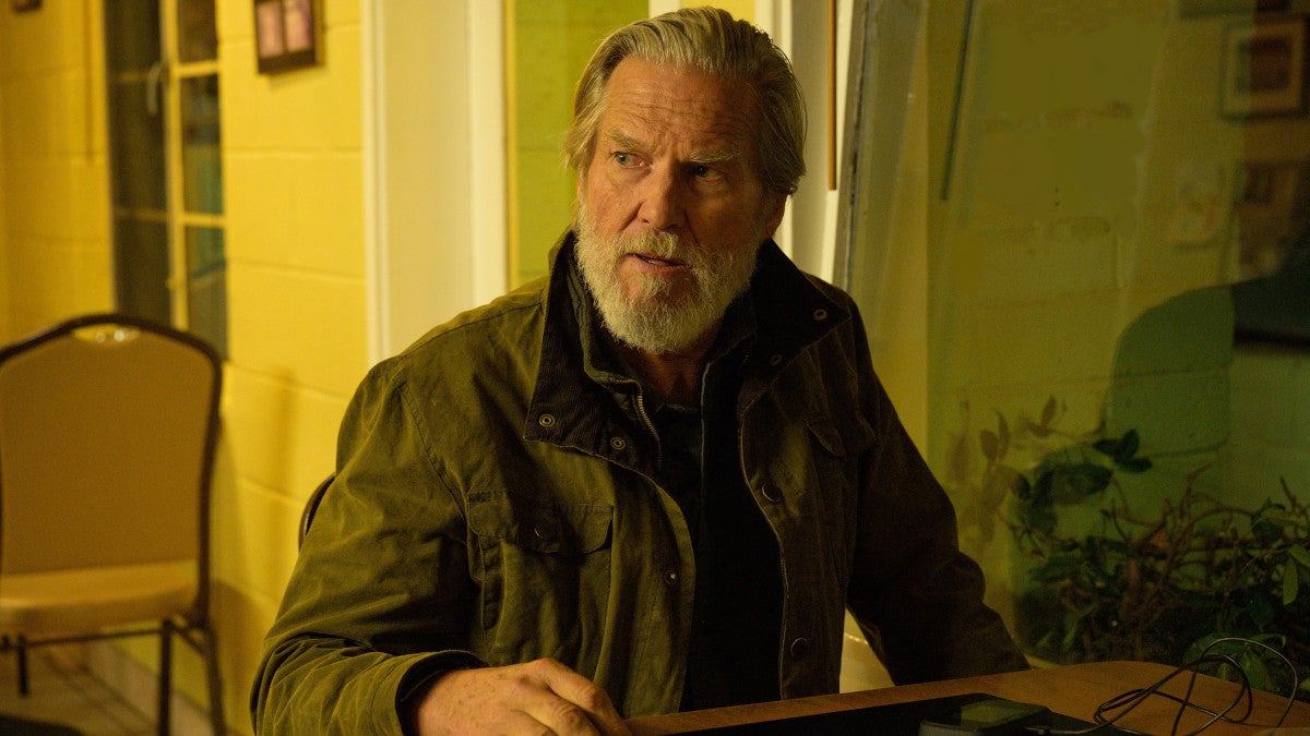 The Old Man' Review: Jeff Bridges and John Lithgow Spar in Fitfully  Thrilling Adaptation