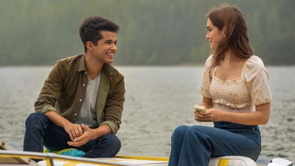 Jordan Fisher and Talia Ryder in Netflix's Hello Goodbye and Everything in Between" (2022) (Netflix)