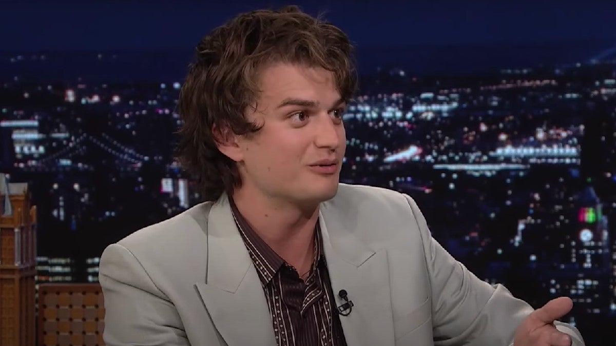 Stranger Things fans left 'gasping' at Steve actor Joe Keery's twisted  transformation for new Netflix horror Spree