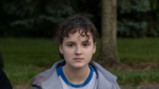 ‘Paper Girls’ Star Fina Strazza Breaks Down KJ’s Conversation With Her Future Girlfriend: ‘She Needs Someone to Tell Her It’s OK’