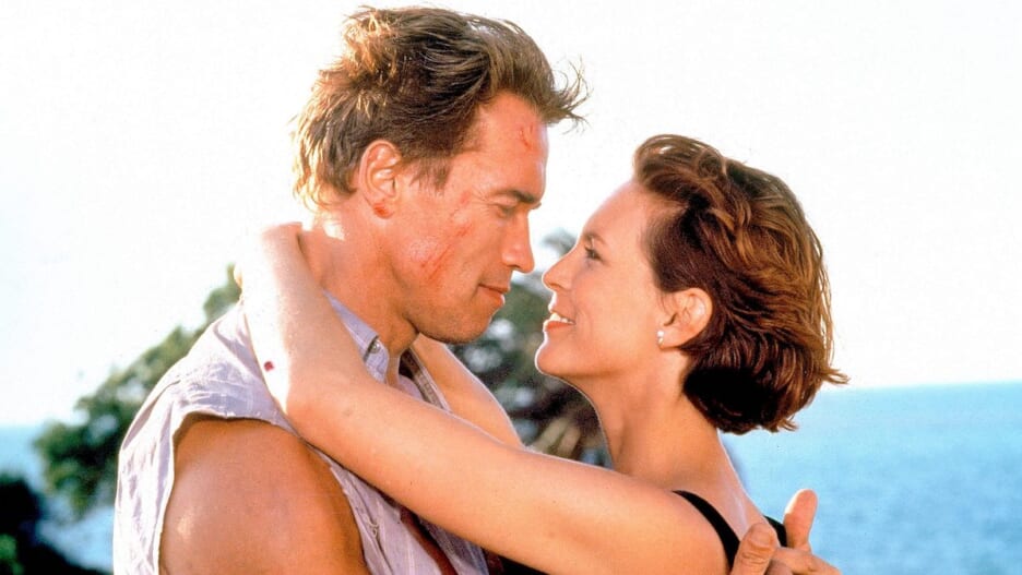 Jamie Lee Curtis Shares Story Behind 'True Lies' Helicopter Rescue Scene
