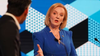 Moderator Faints, Crashes to Floor While UK Prime Minister Candidates Debate (Video)
