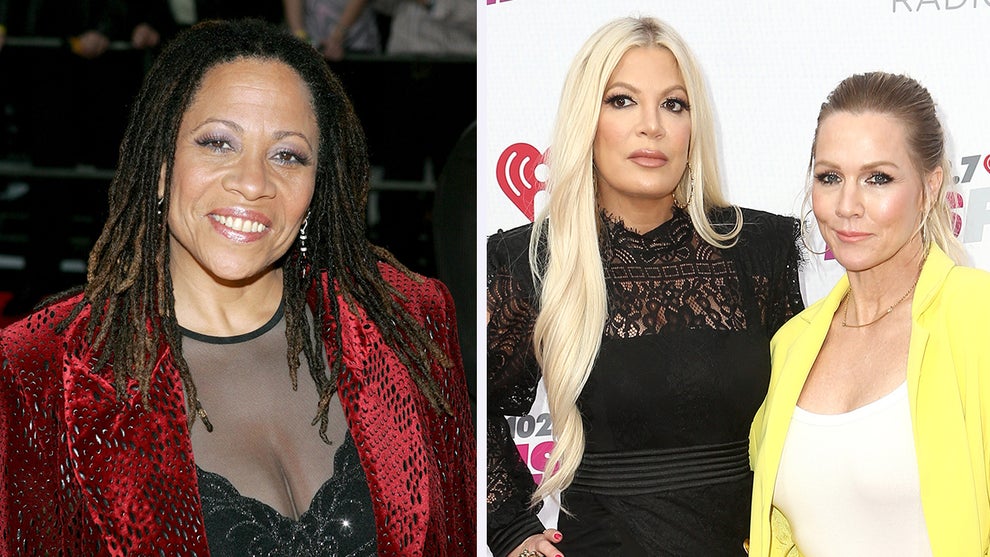 Denise Dowse; Tori Spelling and Jennie Garth (Getty Images)