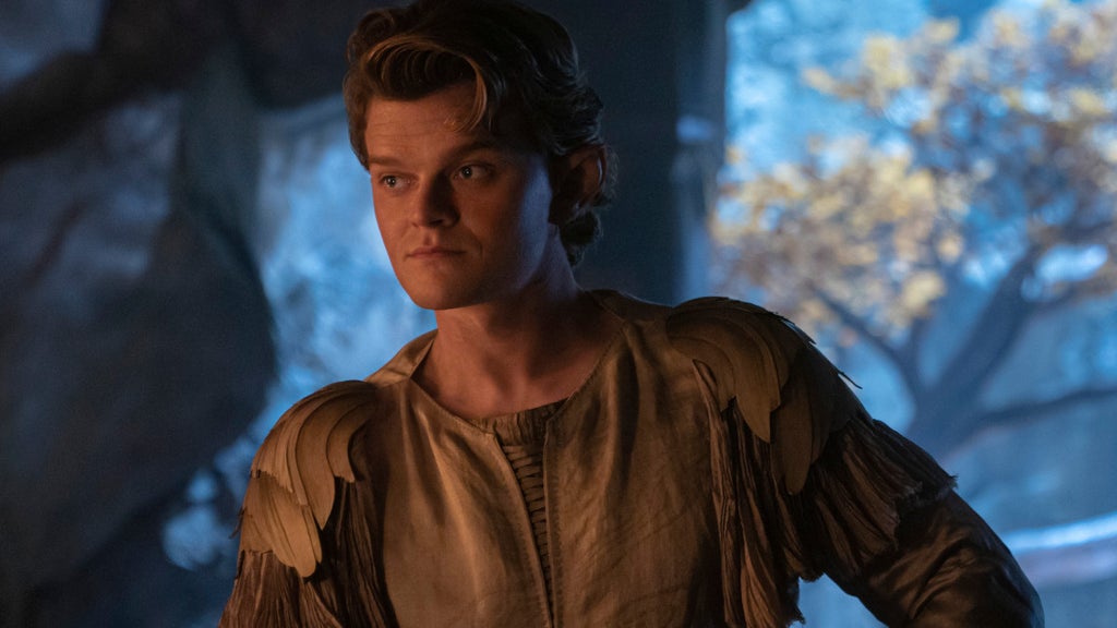 the-lord-of-the-rings-the-rings-of-power-elrond-robert-aramayo