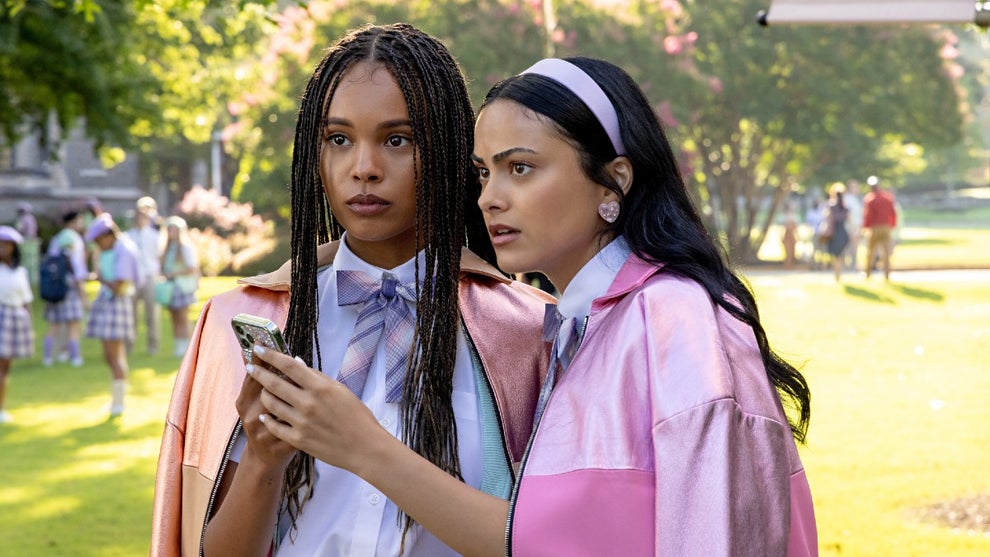 Alisha Boe and Camila Mendes in Netflix's "Do Revenge" (2022)