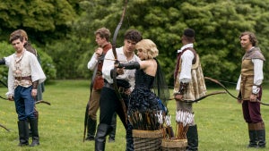 Sophia Anne Caruso and Jamie Flatters in "The School for Good and Evil" (2022)