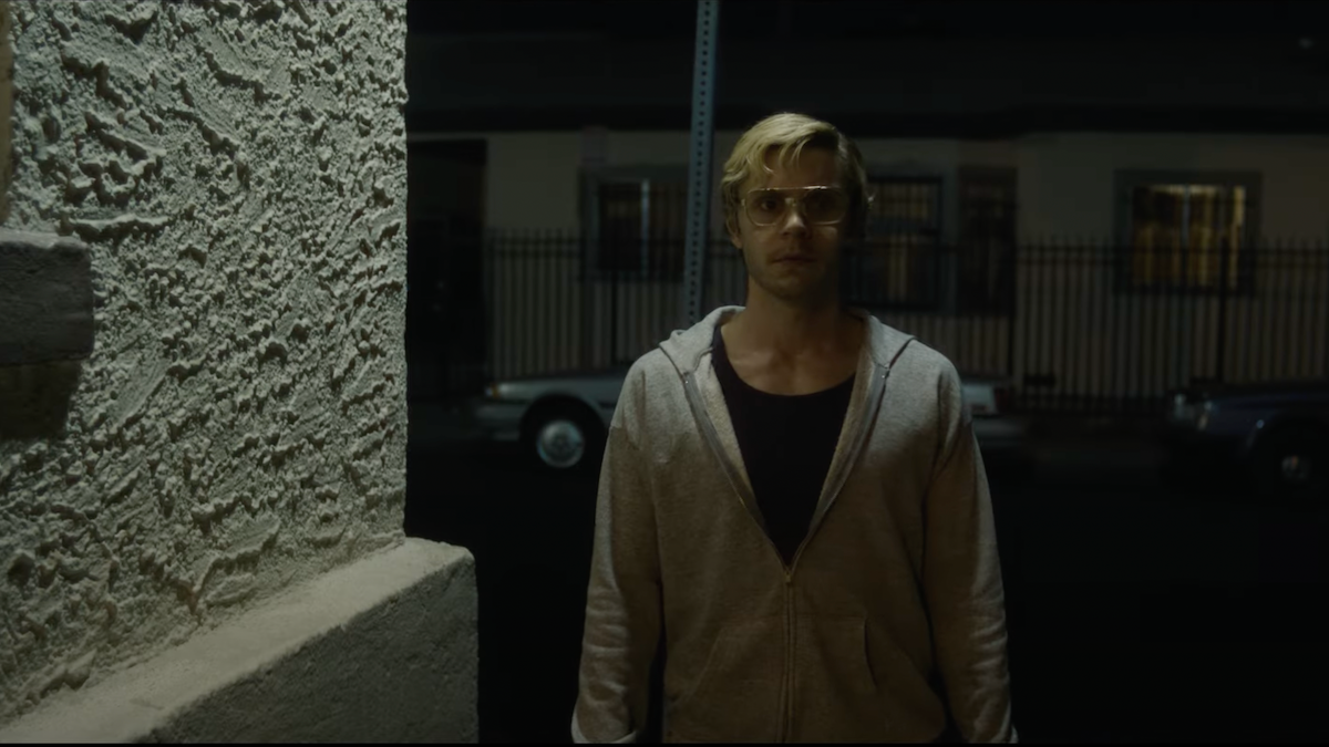 Evan Peters Evades the Law in Latest 'Dahmer' Trailer - Vimarsana News