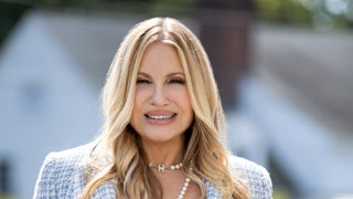 Jennifer Coolidge Is Selling a Fake Luxury Home in Promo for Netflix’s Series ‘The Watcher’ (Video)