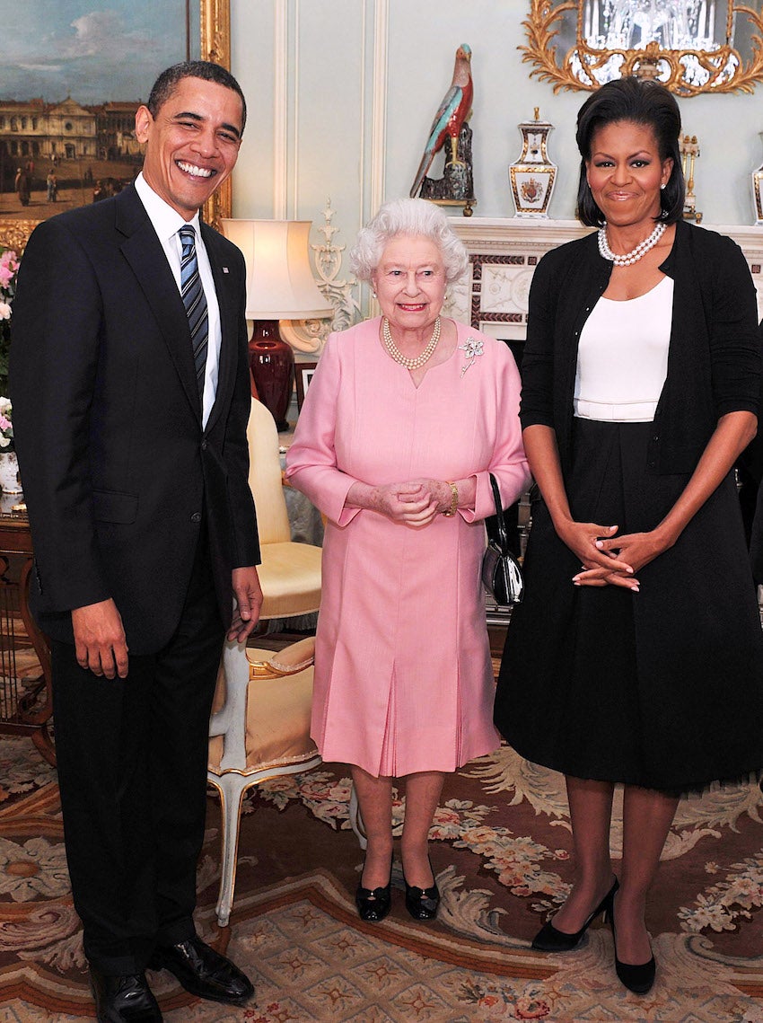Barack Obama and Michelle Obama meet Queen Elizabeth in 2009 Barack Obama and Michelle Obama meet Queen Elizabeth in 2009