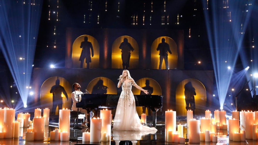 Carrie Underwood and John Legend perform on the Season 21 finale of The Voice