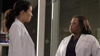 ‘Grey’s Anatomy’ Reunion: Sandra Oh, Shonda Rhimes and Chandra Wilson All Smiles in Emmys Selfie (Photo)