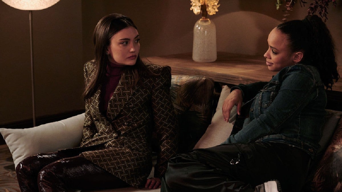 'Vampire Academy' Stars Sisi Stringer and Daniela Nieves Break Down What They'd Like to See in Season 2 - Vimarsana News