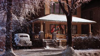Owner of ‘A Christmas Story’ House Goes Off On Actor From Film Taking Photos Outside With Fans