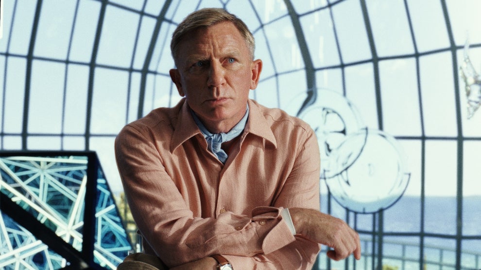 Glass-Onion-Daniel-Craig