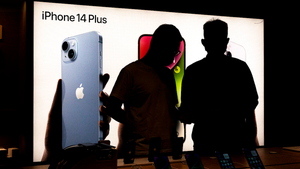 IPhone 14 goes on sale in Wuhan, China (Getty)