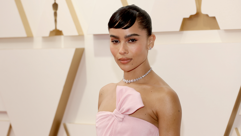 Zoe Kravitz Caught Stealing