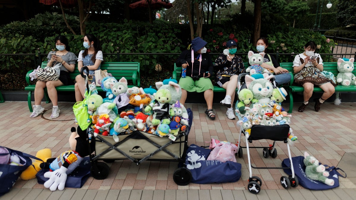 Shanghai Disney Visitors on Lockdown After Single COVID Case - Vimarsana News