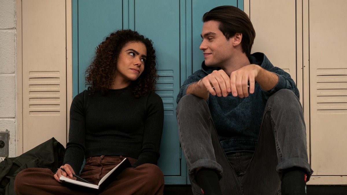 Netflix Releases 'Ginny & Georgia' Season 2 Trailer - Vimarsana News