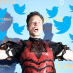 Twitter Is Spiraling Down the Drain of Elon Musk’s Manic Narcissism