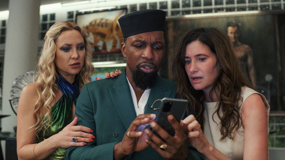 glass-onion-leslie-odom-jr-kate-hudson-kathryn-hahn