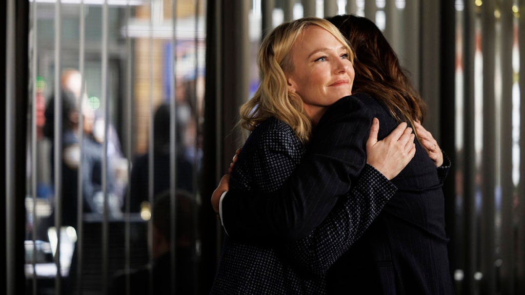 kelli-giddish-leaves-svu