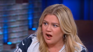 Kelly Clarkson Shocked That Tom Brady Is Good in ‘80 for Brady’: ‘I Made ‘From Justin to Kelly’ – Not All of Us Are Actors’ (Video)
