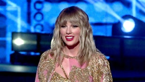 Taylor Swift performs onstage during the 2019 American Music Awards at Microsoft Theater on November 24, 2019 in Los Angeles, California.