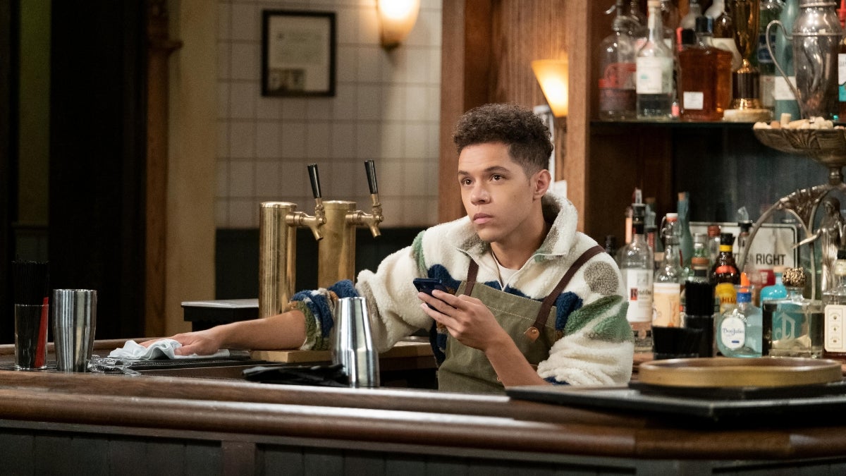 How I Met Your Father Cast, Characters and Cameos (Photos)