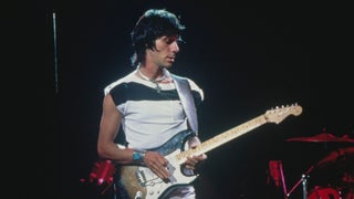 Jeff Beck Tributes Pour In From Mick Jagger, Rod Stewart, Michael Des Barres and More: ‘The Picasso of Rock and Roll’