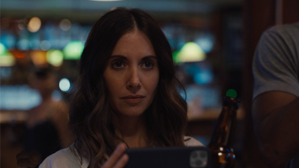 somebody-i-used-to-know-alison-brie