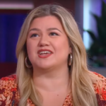 Kelly Clarkson Remembers Gal Gadot Making Her Feel ‘Inferior’ for the First Time: ‘Were We Supposed to Come Out Like That?’ (Video)