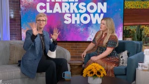 kelly-clarkson-jane-lynch