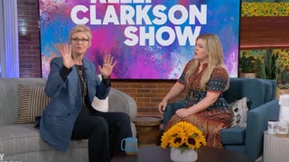 Kelly Clarkson, Jane Lynch Believe Aliens Are Definitely Being Hidden: ‘Even Trump, He’ll Say Anything – They’re Hedging It’ (Video)
