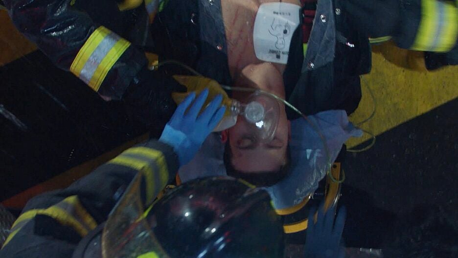 What Episode Of 911 Does Buck Get Struck By Lightning