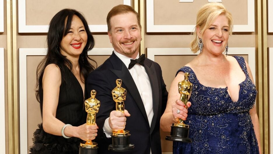 oscars-2023-winners-all-the-stars-who-took-home-the-gold-photos