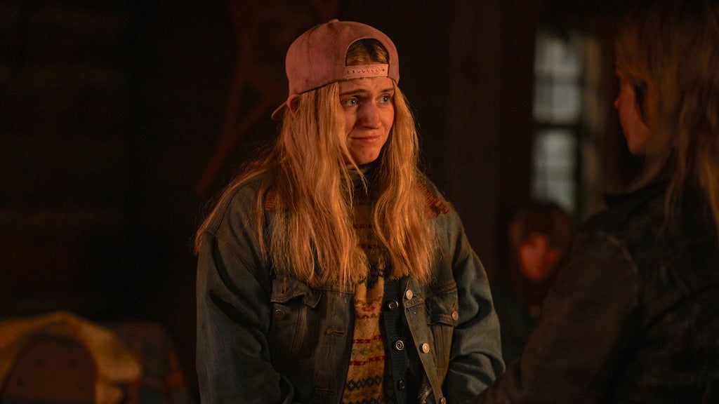 Jenna Burgess as Teen Melissa in Yellowjackets 