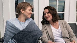 Sarah Chalke and Katherine Heigl in "Firefly Lane" Season 2 Part 2 (Netflix)