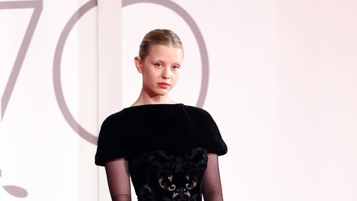Mia Goth Suits Up for Mahershala Ali's 'Blade' - Vimarsana News