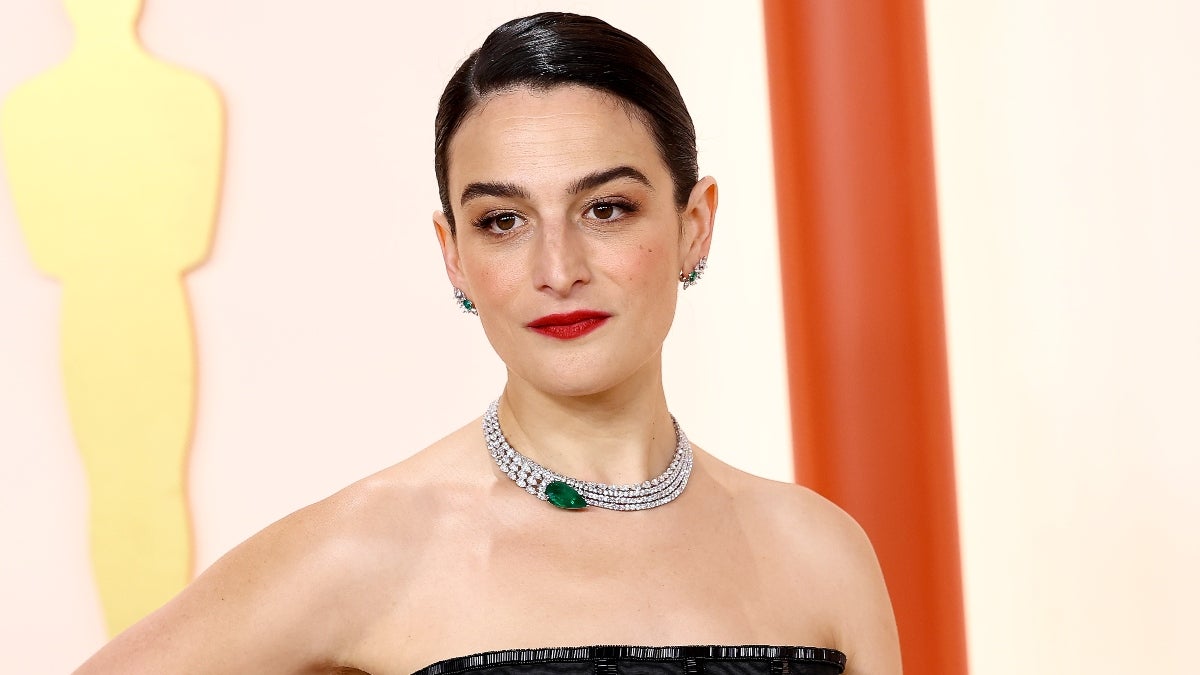 Jenny Slate Joins Justin Baldoni in It Ends With Us - Vimarsana News