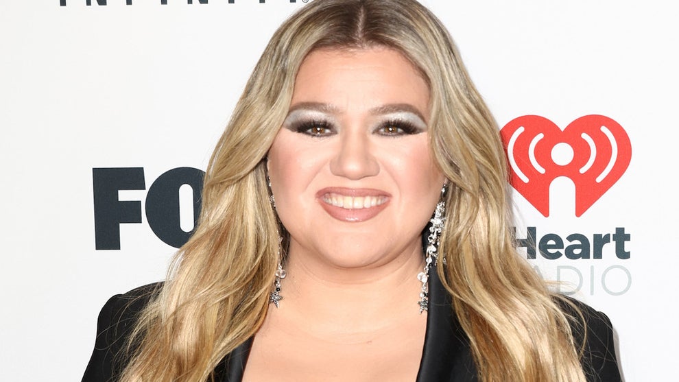 Kelly Clarkson attends the 2023 iHeartRadio Music Awards