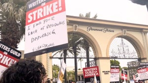 Strikers in front of Paramount Pictures (Photo credit: Raquel "Rocky" Harris of TheWrap)