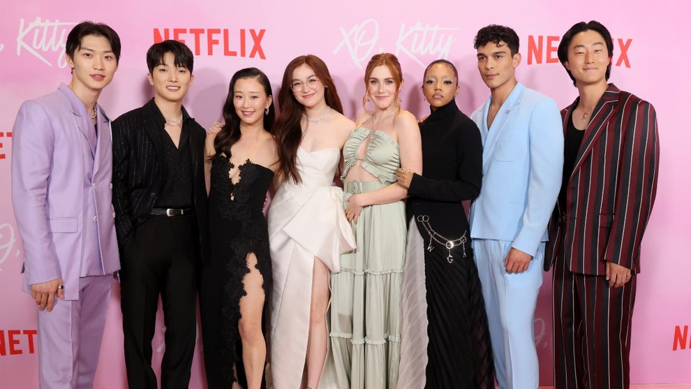 The cast of "XO, Kitty" at the premiere carpet