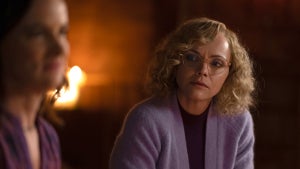 Juliette Lewis, Christina Ricci in Yellowjackets Season 2