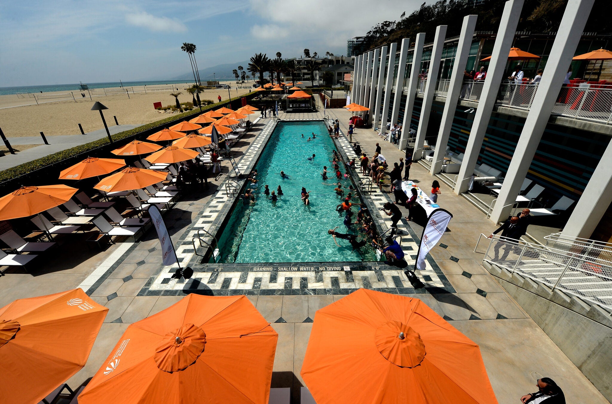 Angeles Pool Rsort The Weekender: Let's Catch Up