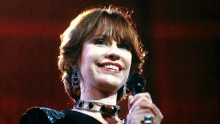 Astrud Gilberto, Brazilian Singer of Bossa Nova Hit ‘Girl From Ipanema,’ Dies at 83
