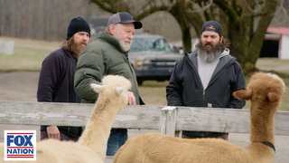 ‘Duck Dynasty’ Robertson Family Gets Spooked by Llamas in ‘Duck Family Treasure’ Season 2 (Exclusive Video)