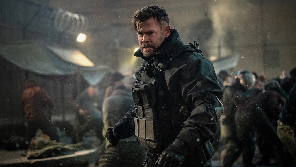 Chris Hemsworth in Extraction 2