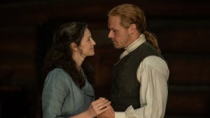 outlander-caitriona-balfe-sam-heughan-starz