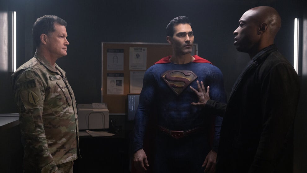 superman-and-lois-dylan-walsh-tyler-hoechlin-wole-parks-cw